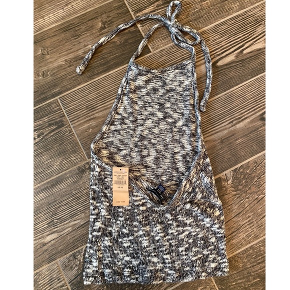 Halter top - Picture 2 of 3